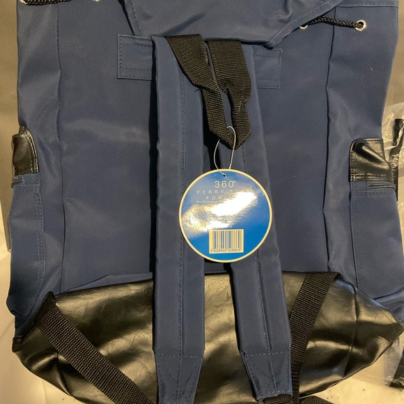 PERRY ELLIS BACKPACK NWT